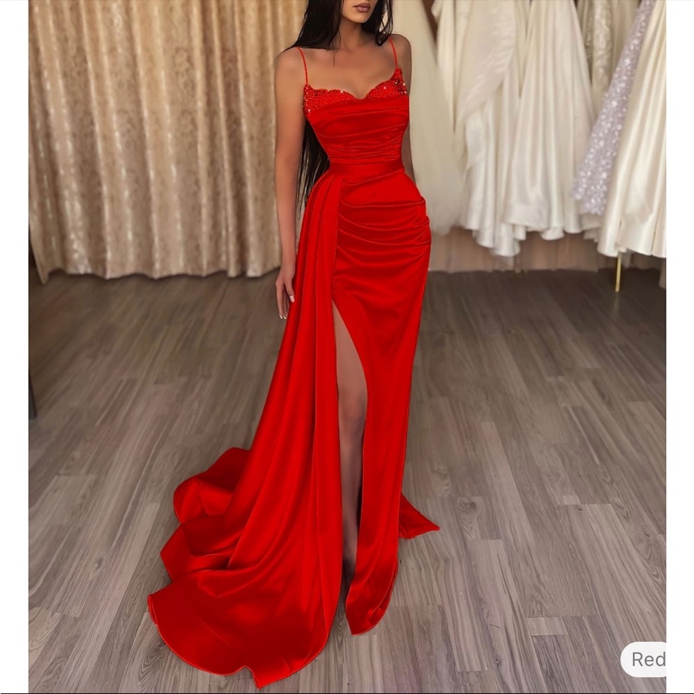 Elegant Red Evening Gown (Prom)